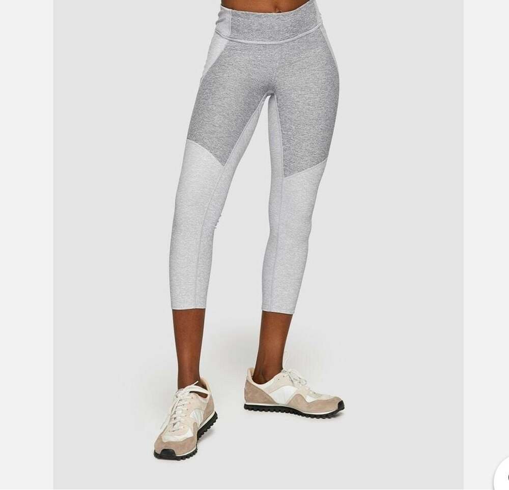 Outdoor Voices Two-Tone Warmup 3/4 Crop Leggings XS